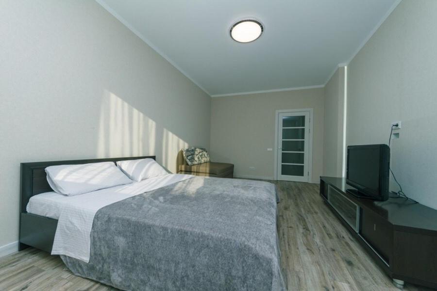 Ferienwohnung Драгоманова 38А 2Й Поверх Kiew Exterior foto