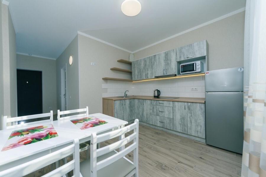 Ferienwohnung Драгоманова 38А 2Й Поверх Kiew Exterior foto